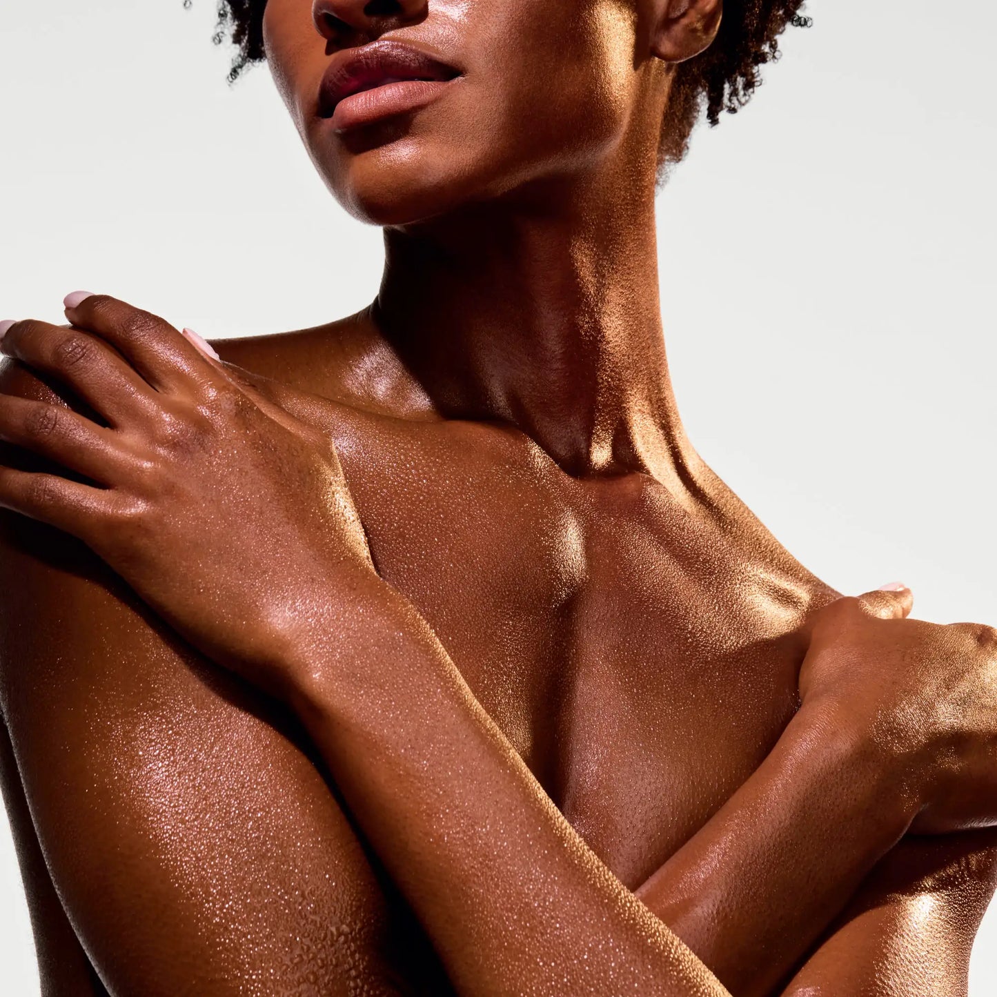 the-glow-getter-multi-oil-body-scrub-h4 NATR-40028-Alt-Image-The_Glow_Getter_Multi-Oil_Body_Scrub-06_1.webp
